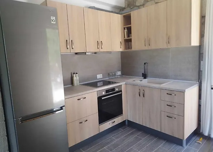 Tropical Garden Rhodes فاليراكي